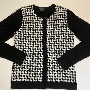 August Silk women’s black/white button-down cardigan sweater. Size S